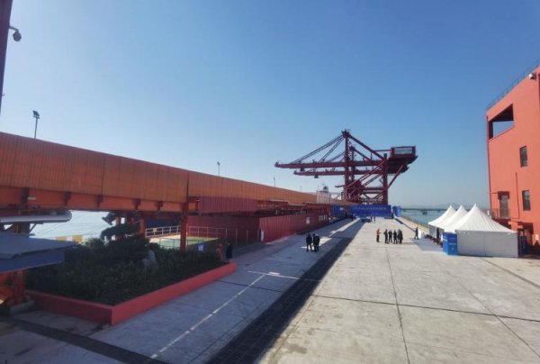 保宇配资 山东港口青岛港第二座40万吨矿石码头投产